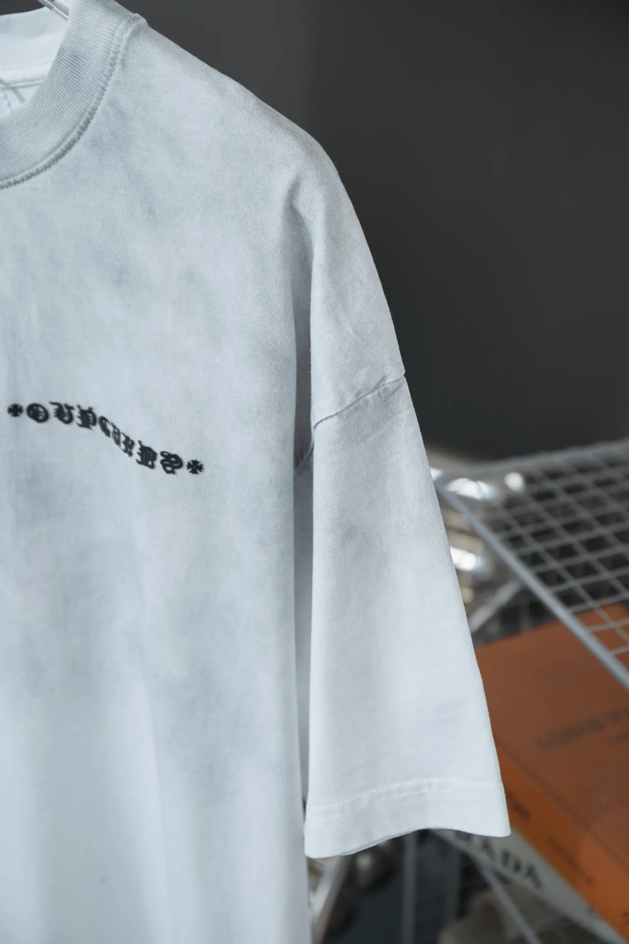 🅿️210 Ch*ome Hearte 25SS early spring new model Three-dimensional thick version of Croix heart logo short sleeves Light luxury essential item for daily commuting for men and women Correct version Welcome to compare Detailed features · 320g 100% pure cotton double yarn jersey fabric · Custom dyed in the same vat with special thickened 32 pieces double-ply 1X1 thread · Three-dimensional thick version of Croix heart logo printing · Ready-to-wear dyeing Then do the faded fried snowflake process, then wash it to make it look old · General washing to improve the effect · Double-needle stitching and cross-stitch process · Original main mark, washed tag, brand moisture-proof paper packaging Color: white/black/green/blue Size: S/M/L/XL
